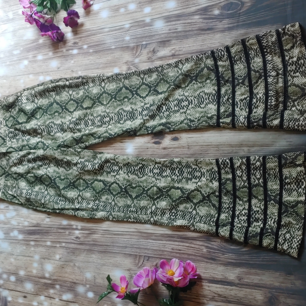 Lucky & Blessed python green manilla flared western pants medium